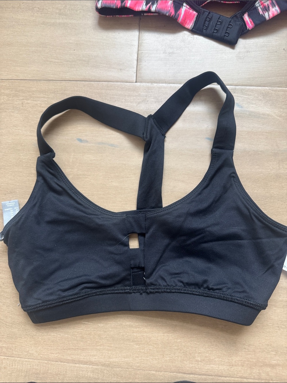 Lot of 6: lululemon athletica Tanks 4 built in bra, athleta bra xs, VS bra 32c - Picture 8 of 11
